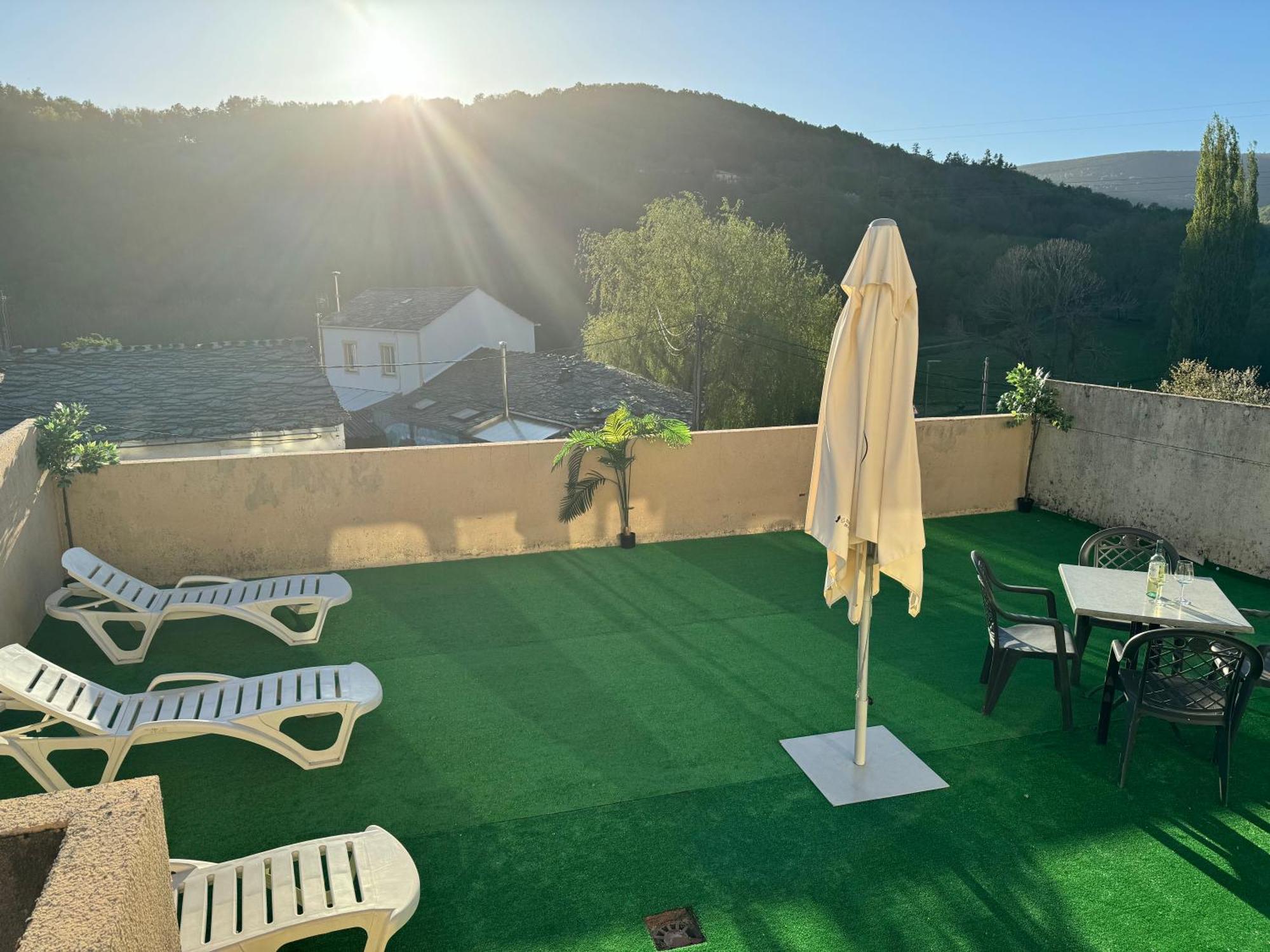 Triacastela Sunset Terrace Apartment Екстериор снимка